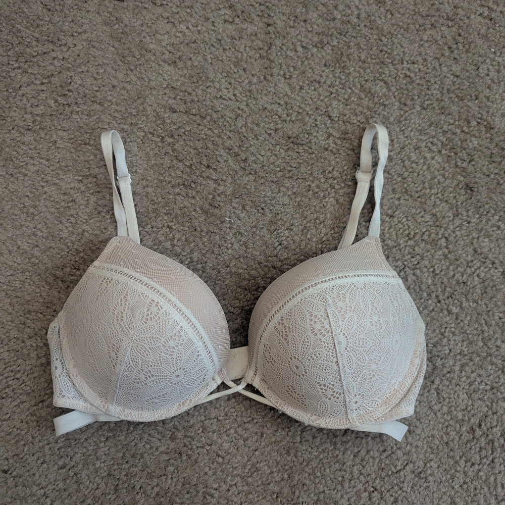 Victoria Secret Cream Lace Push Up Bra